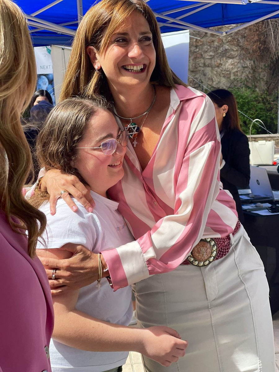 Patriciaflopez's tweet photo. ⚙️🖥️Más de 3️⃣0️⃣ empresas participan en la 𝑰𝑰 𝑭𝒆𝒓𝒊𝒂 𝒅𝒆 𝒆𝒎𝒑𝒍𝒆𝒐 𝒚 𝒇𝒐𝒓𝒎𝒂𝒄𝒊ó𝒏.
🤝Debemos seguir fomentado el 𝗲𝗺𝗽𝗹𝗲𝗼 𝗷𝘂𝘃𝗲𝗻𝗶𝗹 𝘆 𝗱𝗲 𝗰𝗮𝗹𝗶𝗱𝗮𝗱. https://t.co/MjtYOGUb76