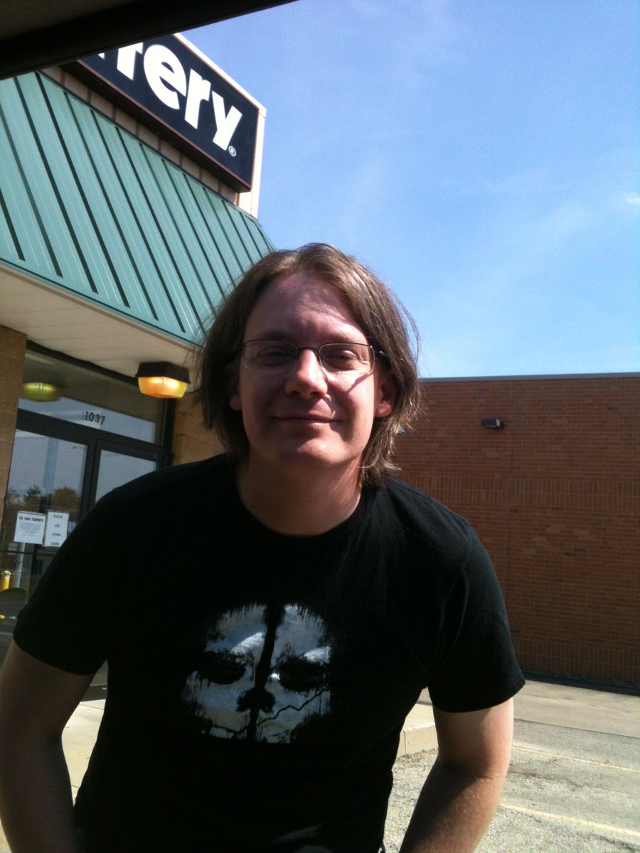 MFathering's tweet image. 2014 is the oldest selfie I have (other than wedding photos from 2000) so this will have to do. Before and after of me getting my first short haircut since college.