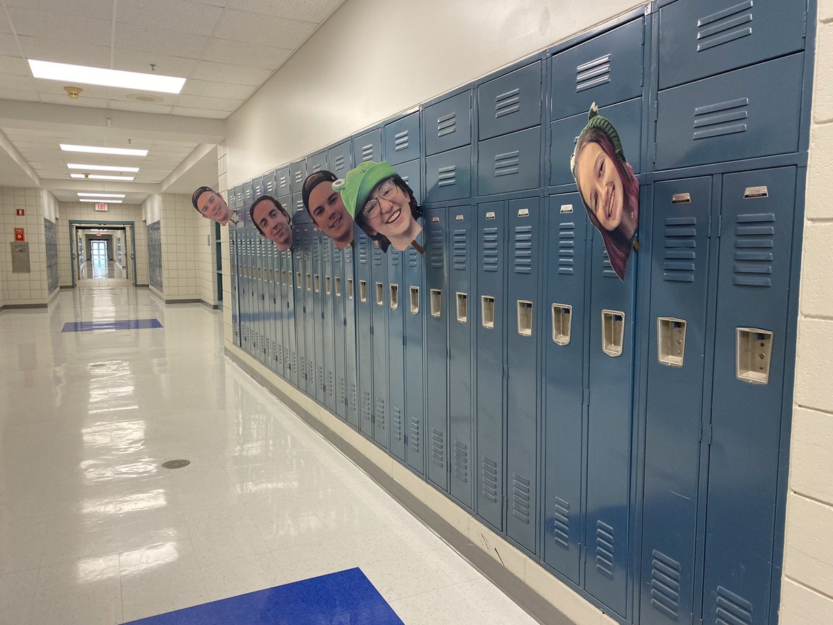 amandahough6's tweet image. My why I teach…#RoboticsKids #Love&amp;amp;GonnaMiss them @MashpeeSchools @mashpeetech @VEXRobotics #OMGRobots #SeniorPrank ❤️❤️❤️❤️ #Road2Worlds