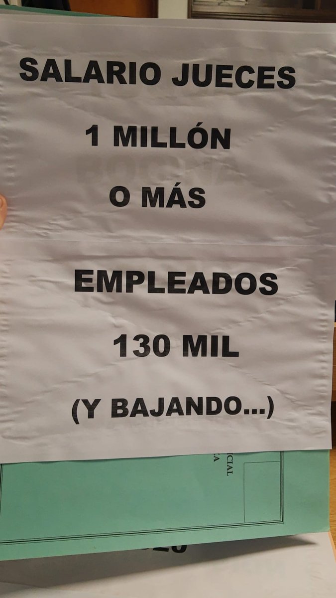 Los Cortesanos cobran millones, hoy abrieron concurso de ingreso al Poder Judicial <a href="/MendozaGobierno/">Mendoza Gobierno</a> para cobrar salarios de pobreza $130mil. Judiciales con 14 años de antigüedad cobramos de bolsillo 160mil. Que abran paritaria! Blanqueo de bono de sueldo!