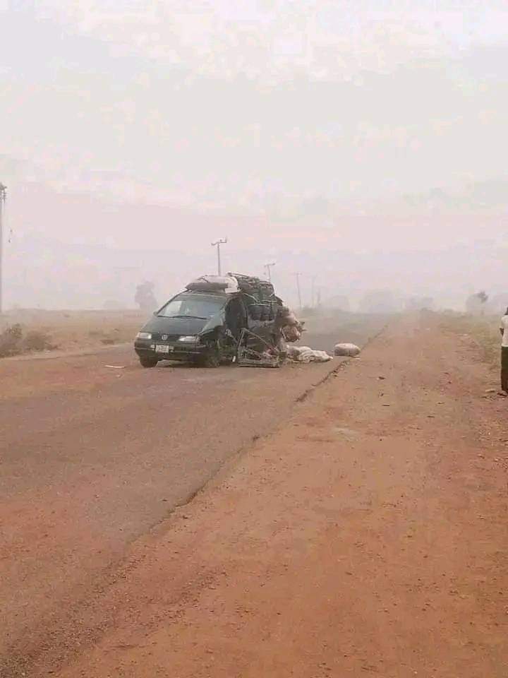 ankaboy's tweet photo. Armed bandits in the early hours of today fired into a passenger vehicle, abducting passengers along Yankara - Tsafe way. https://t.co/43BgvoTfjR