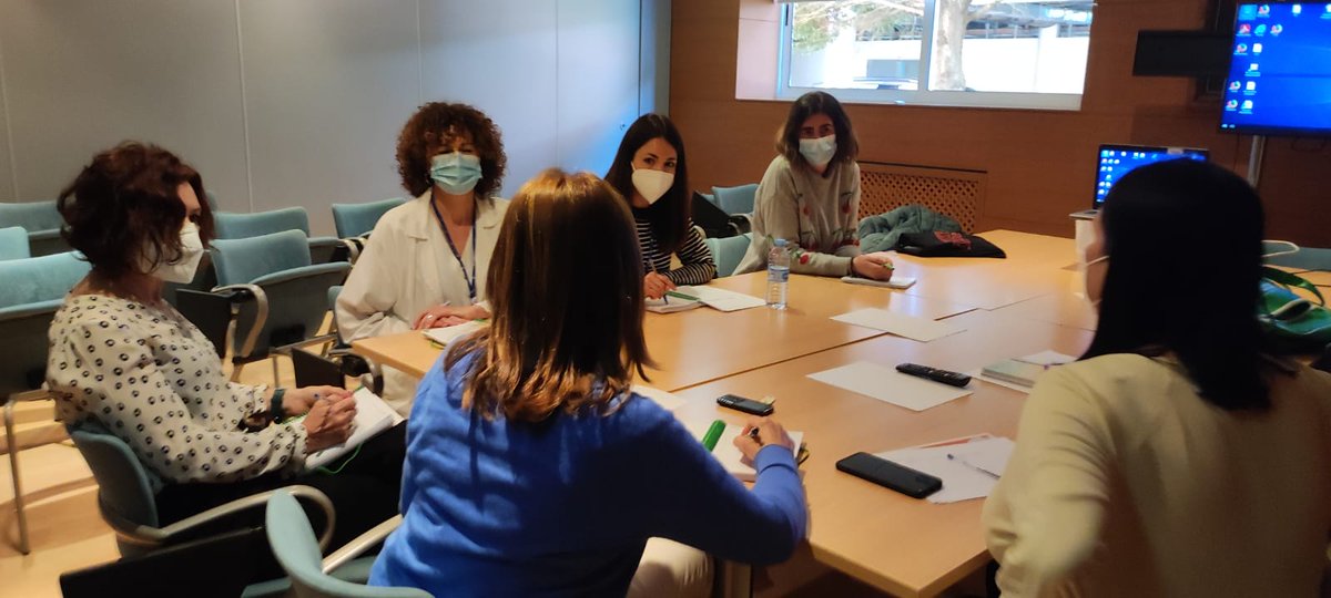 astursalud's tweet photo. 📸Las trabajadoras sociales del #AreaVI ayudarán a los ciudadanos a cumplimentar el documento de instrucciones previas en los centros de salud para formalizarlo en el registro #Asturias 

#TestamentoVital #TrabajoSocial 
#AtenciónPrimaria #CuidaDeTi

📍Arriondas/Les Arriondes https://t.co/GlQiCbTcoQ