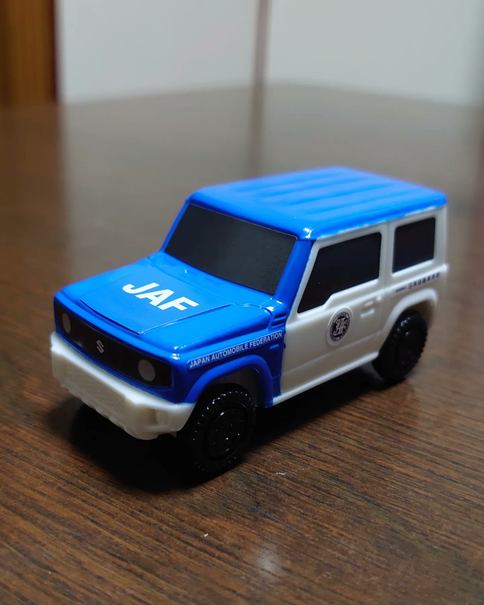 naokun1117's tweet photo. マクドナルドのハッピーセット「スズキ　ジムニー　ＪＡＦ　ロードサービスカー」本日発売😉

マクドナルド「ハッピーセット」トミカのミニカーシリーズ（期間限定）😃
#マクドナルド
#マクド
#マック
#ジムニー
#JAF
#ミニカー
#トミカ https://t.co/Wj8Qv3AEjS