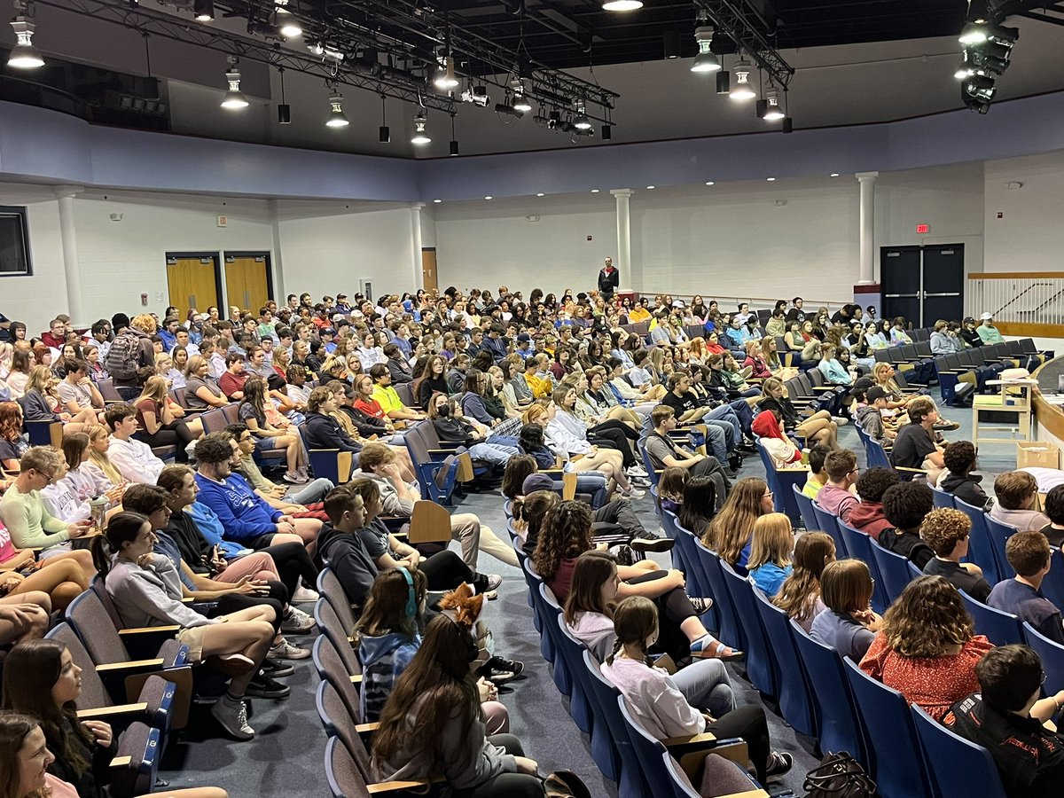 Harris_Mgmt's tweet photo. Dr. Leake addressing the #FHCClassOf2023 before Graduation Practice!!
#ItIsGettingReal https://t.co/Cg3wdJGRTc