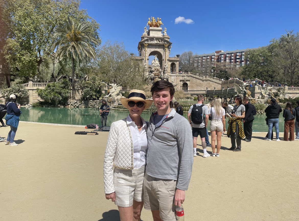 PaulaMaier3's tweet image. Picasso museum was wonderful. Children were so well behaved. People in this museum were less frantic/pushy than in Paris. We walk down to see the ocean.
#barcelonetabeach #picassomuseum #picasso