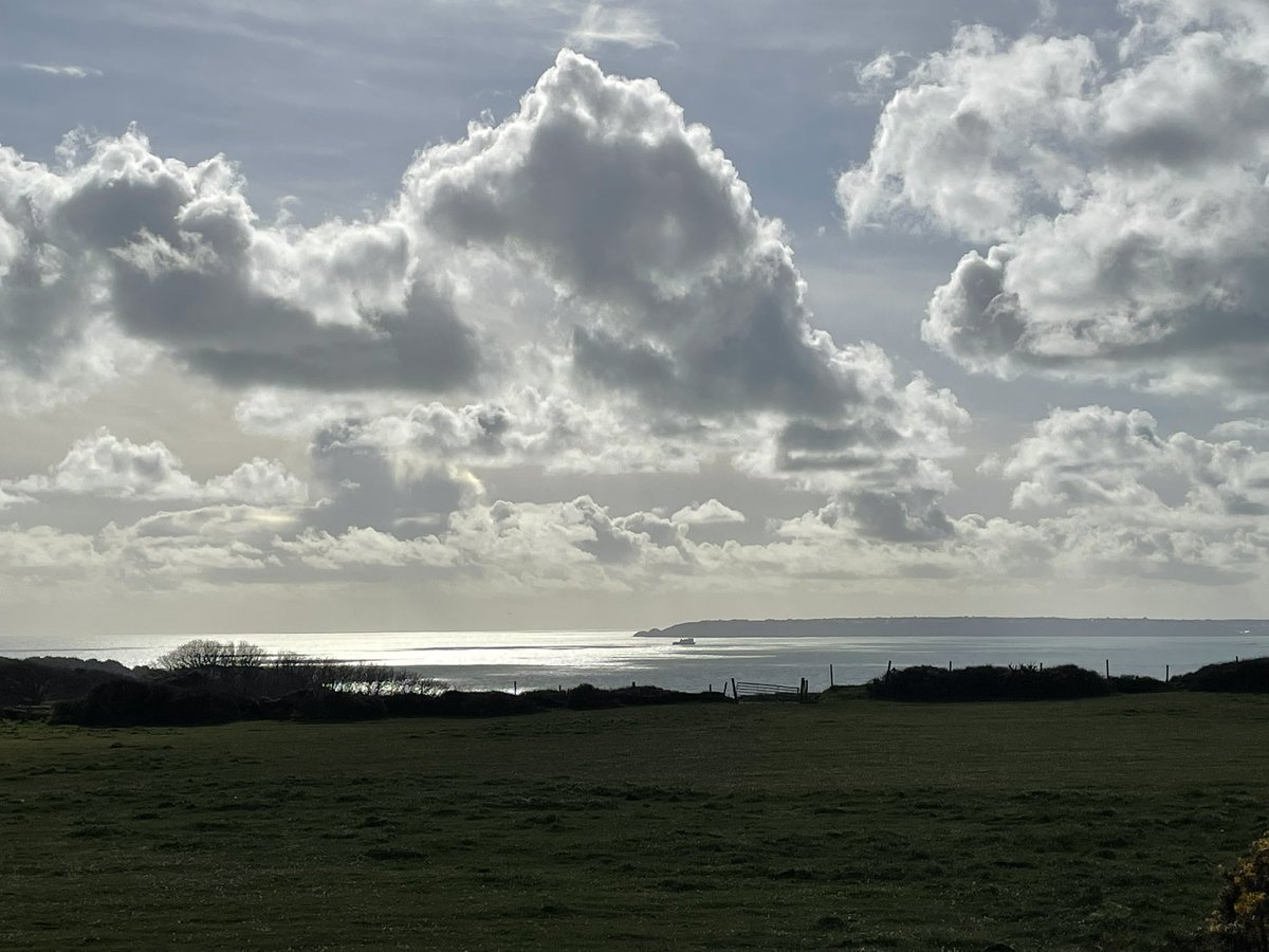 Beautiful light yesterday here on Sark, we are so lucky.#LoveSark