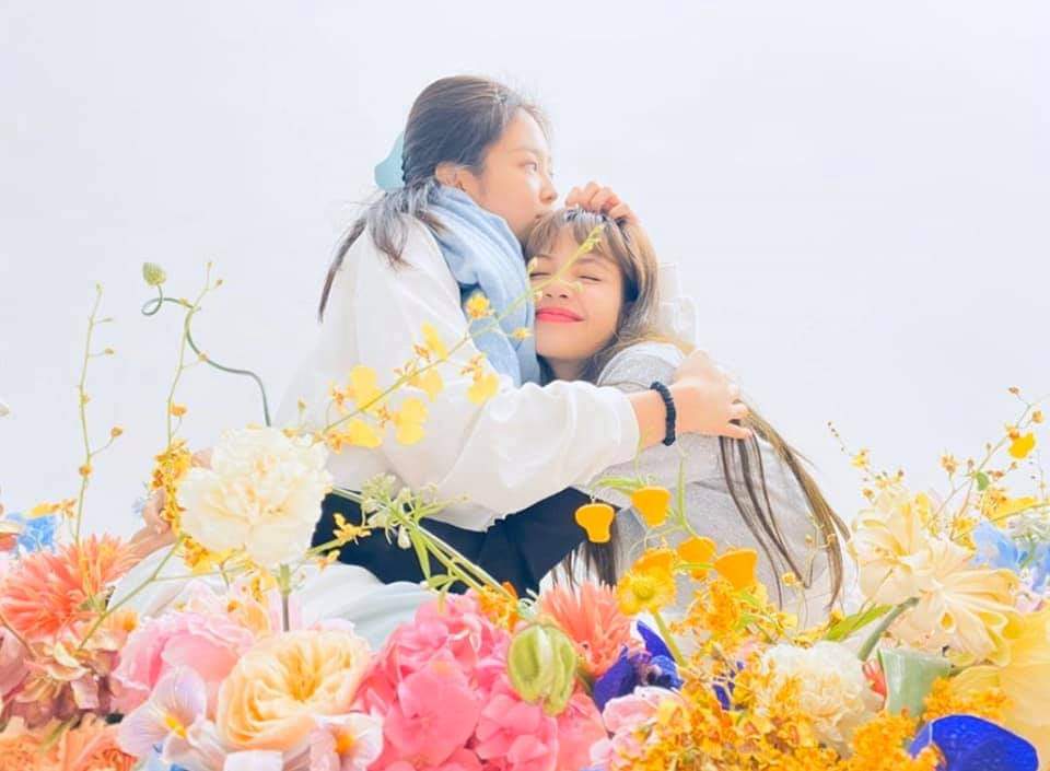 Tirth_dass's tweet photo. I wanna join Twitter follow party for our girls #JENLISA. I need to reach 500 followers to bypass spam filter. Trust me, I will follow back. Please RT to help me. Thank you !! ONLY JENLISAS !! #JENNIE #LISA #JENLISA #JENLISAISREAL https://t.co/vEGfgOLiAm