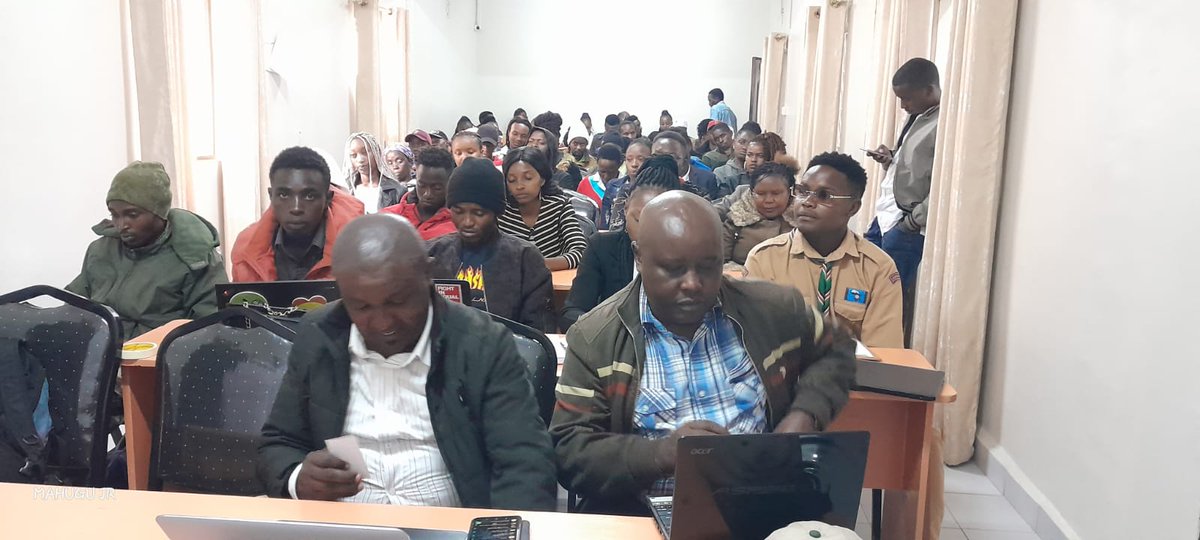 UrbanFarmAfrica's tweet photo. Earlier today we joined the @MtKenyaNetwork1 for the sensitization of the proposed #ClimateChangeAmendmentAct of 2016, https://t.co/2o8hsseGlm