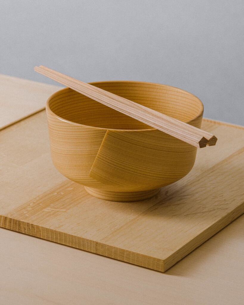 Create your own tableware set from our wide selection of wooden items. Each wooden item has a different grain depending on the tree it’s made from, making each piece unique. 🌳 

Items in the photo:
Pentagon Chopsticks: Yoshino Cedar
Magewappa Bowl: J… instagr.am/p/CrBA7K1sFS3/