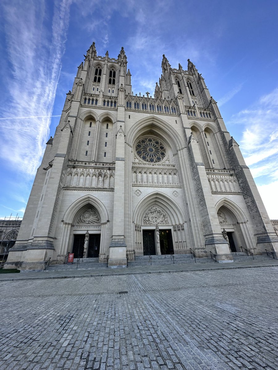 adchep's tweet photo. Amazing morning at the national cathedral! https://t.co/YhVqmM5MgN