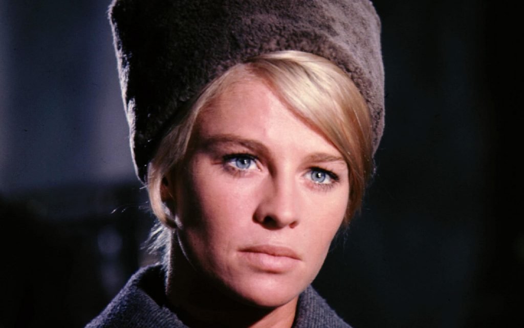 Chi dice ne abbia 82 chi dice 83... anyway 
Happy Birthday Julie Christie  (Chabua, 14 aprile 1940) 