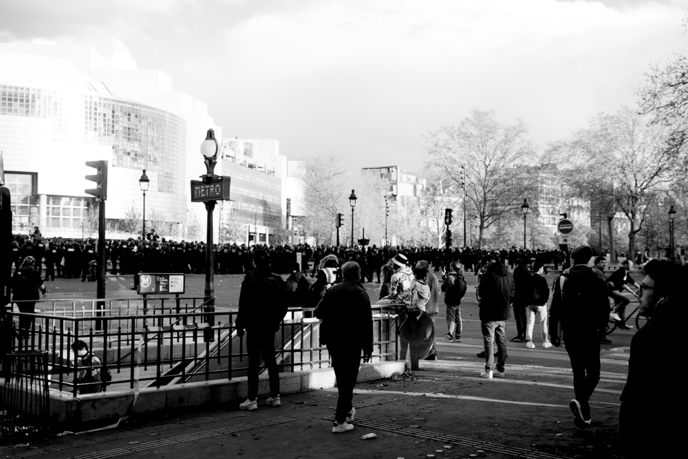 HoffPhotographe's tweet photo. Manifestation contre la reforme des retraites du 13-04-2023  #sebastienhoffphotographie #manifestationparis #reformedesretraites https://t.co/juR2BWAOj8