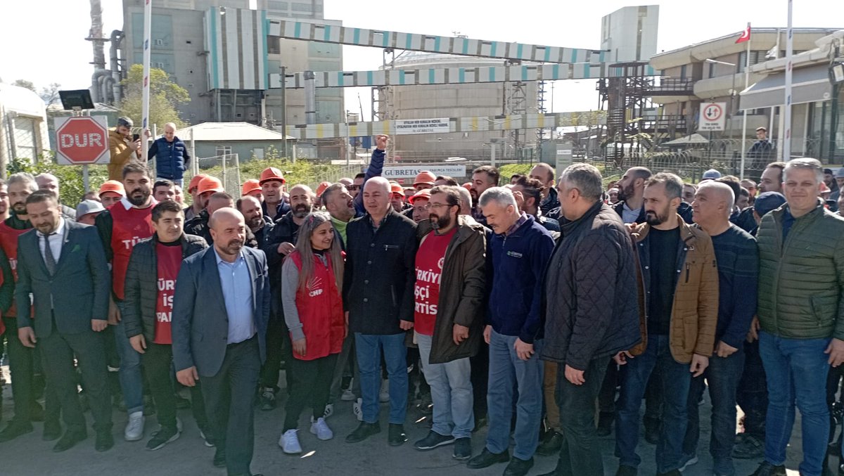 petroliskocaeli's tweet photo. #gubretasvatandır 
Gübretaş çalışanları olarak  insanca yaşanabilir ücret ve çalışma şartları elde edene kadar uyarı ve eylemlerimize devam edeceğiz. https://t.co/ORS9vbH0Xp