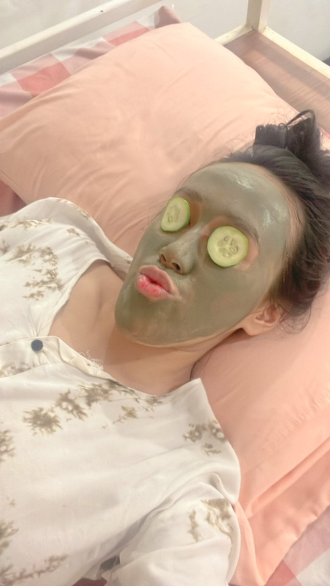 harveenation's tweet photo. Self-pampering might be the best therapy. Forget not to do one tonight🫶🏻 https://t.co/BUVxuqhUvn