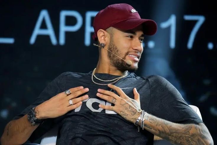 NaikyOh6's tweet photo. 🚨🚨🚨Neymar a avoué en interview Raplume que Gazo était le meilleur rappeur français :

« Le meilleur rappeur français actuellement ? Gazo sans hésiter ! il est incroyable franchement, j’adore ses textes, ils sont profonds. J’ai bien aimé sa collaboration avec Koba LaD » https://t.co/h2QU2g6aI5