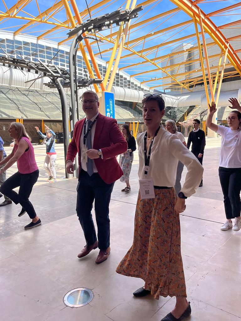 CardioTamara's tweet photo. #snaxercise during #ESCPrev2023 together with @ProfessorHalle Excellent way to stretch the legs after some sedentary sessions. https://t.co/D3qZ7UUqfP