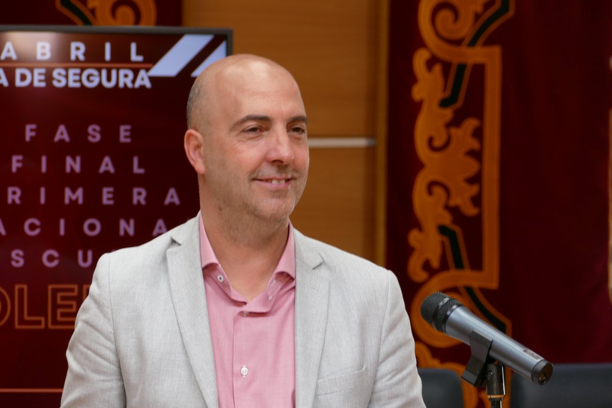 CantEliseo's tweet photo. Mucha suerte al @JudesaVoley en la Fase Final de la Primera División Nacional Masculina de Voleibol, que se celebrará en #MolinaDeSegura. Estoy seguro de que será un éxito y que servirá para el Voleibol se siga posicionando como un deporte puntero en nuestra localidad. https://t.co/U18leeh6E3