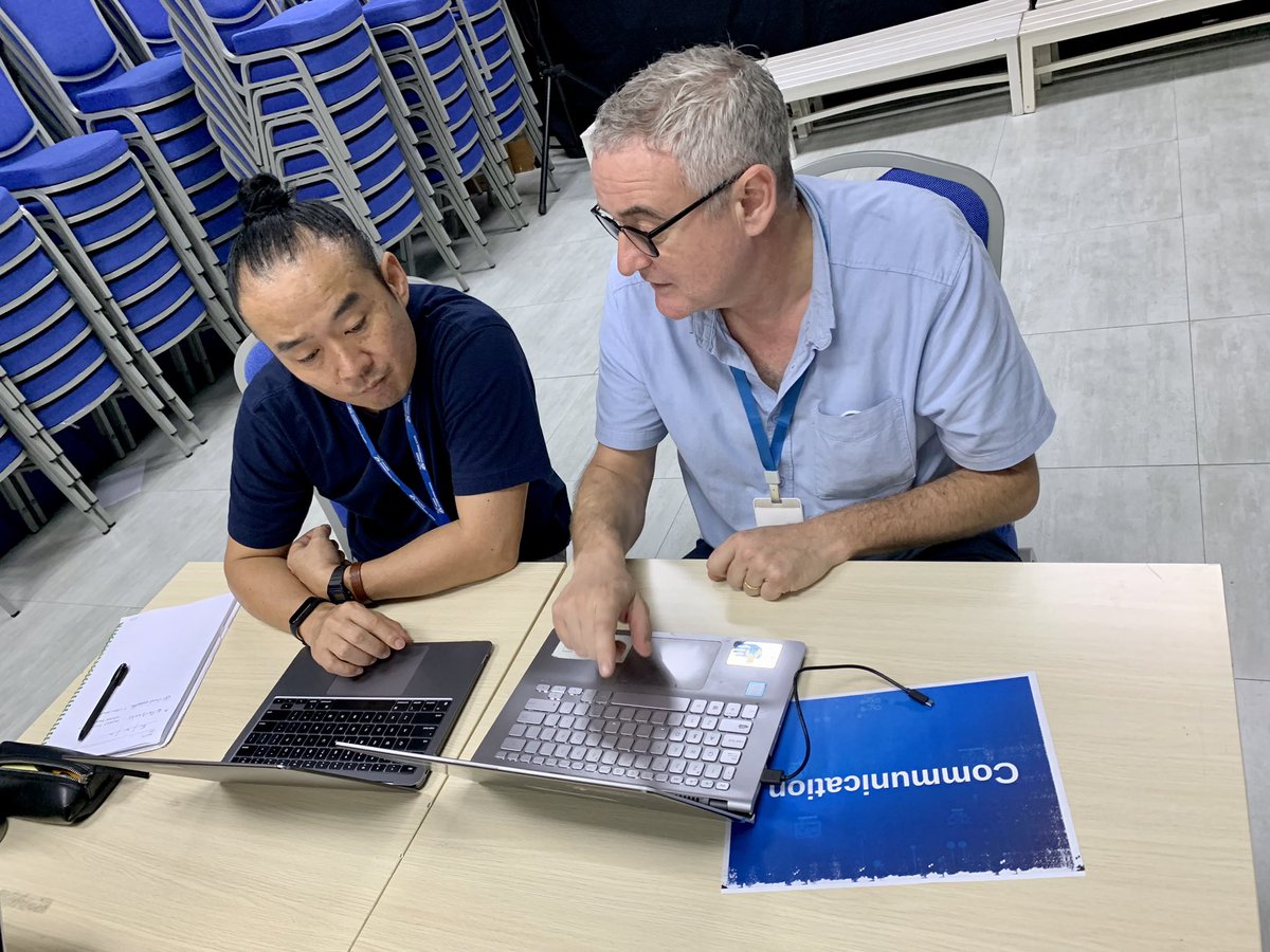 akashimisao's tweet photo. Reflecting last week’s ATL job alike @HISVietnam , it was so wonderful to be in the moment with those educators for such inspiring conversations. Great “thought shower”! @TheCliffVN #IBDP #IBMYP #ATLskills #selfregulatedlearners https://t.co/KCim6wxzL7