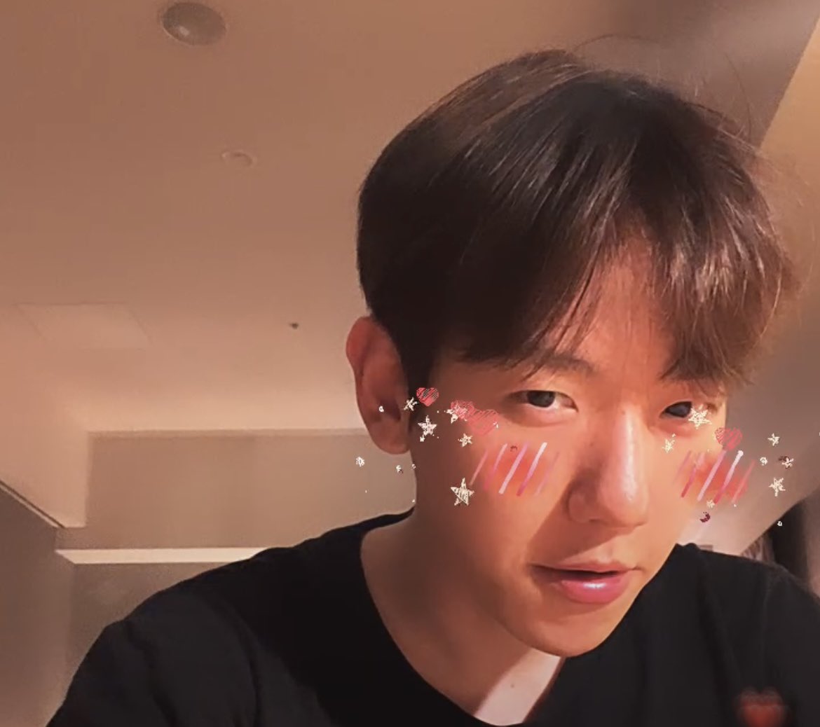 wowbrkk's tweet photo. 🌈존💖㉯😊 기엽다 울 백현오빠 (오빠아님) https://t.co/t2jLFXJa8a