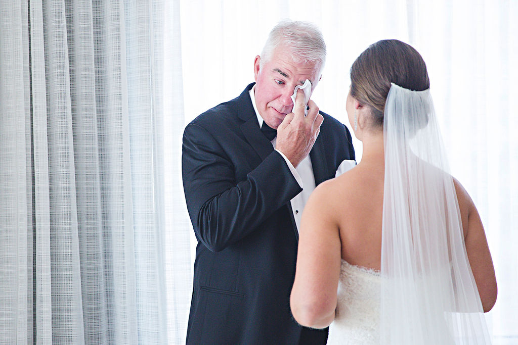 simplelegancekc's tweet photo. Some of our favorite moments to witness are the father's first look at the bride. It melts our hearts🤍

Photo: @epagafoto 
Planner: @kindrasimpleelegancekc https://t.co/vYZ0fcfssd
