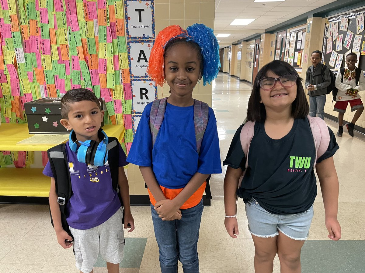 AmyLeeSinclair's tweet photo. We’re so excited about our College Expo PBL!! Come join us from 8-9 to see our @BeaverMST_Stars SHINE as they present their universities!! @gisdmagnets https://t.co/luEPg21NDJ