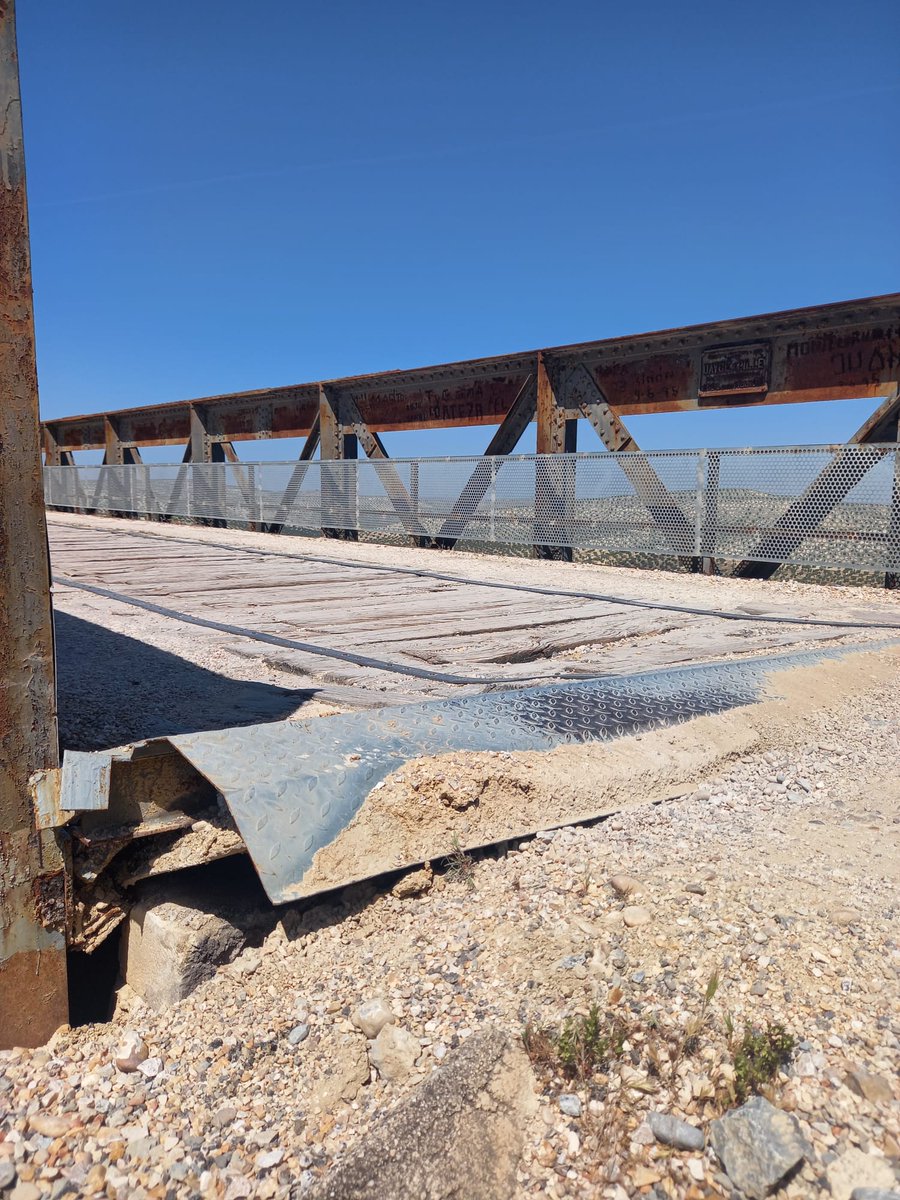 La <a href="/dipujaen/">Diputación de Jaén</a> ha cortado el Camino Natural Vía Verde del Aceite para realizar trabajos de reparación y mejora en el Viaducto Bajo, en el punto kilométrico 13,5, a su paso por el municipio de Torredelcampo dirección hacia Torredonjimeno.