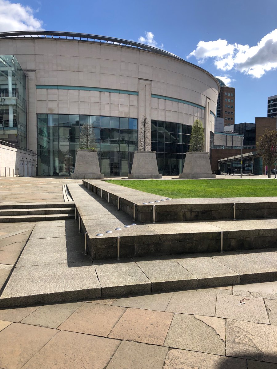 CathyPollock's tweet photo. The sun always comes out when @mattgoss comes to play Belfast!! ☀️ 😆 @RobFergOfficial @TeamMattGoss https://t.co/XoxVrrnmoB