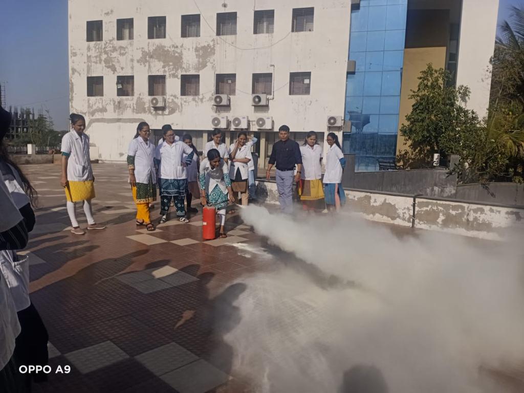 redcrossgujarat's tweet photo. Under the guidance of our hon. #chairman Shri @ajayhpatel9262 sir, 40 #students of J.G. Nursing College were given 8 hour long #DisasterManagementTraining to prepare against #Earthquake, #Flood, #Storm or #Fire
We are grateful to our #SeniorManagement for their continued support https://t.co/EajVqr9pYp