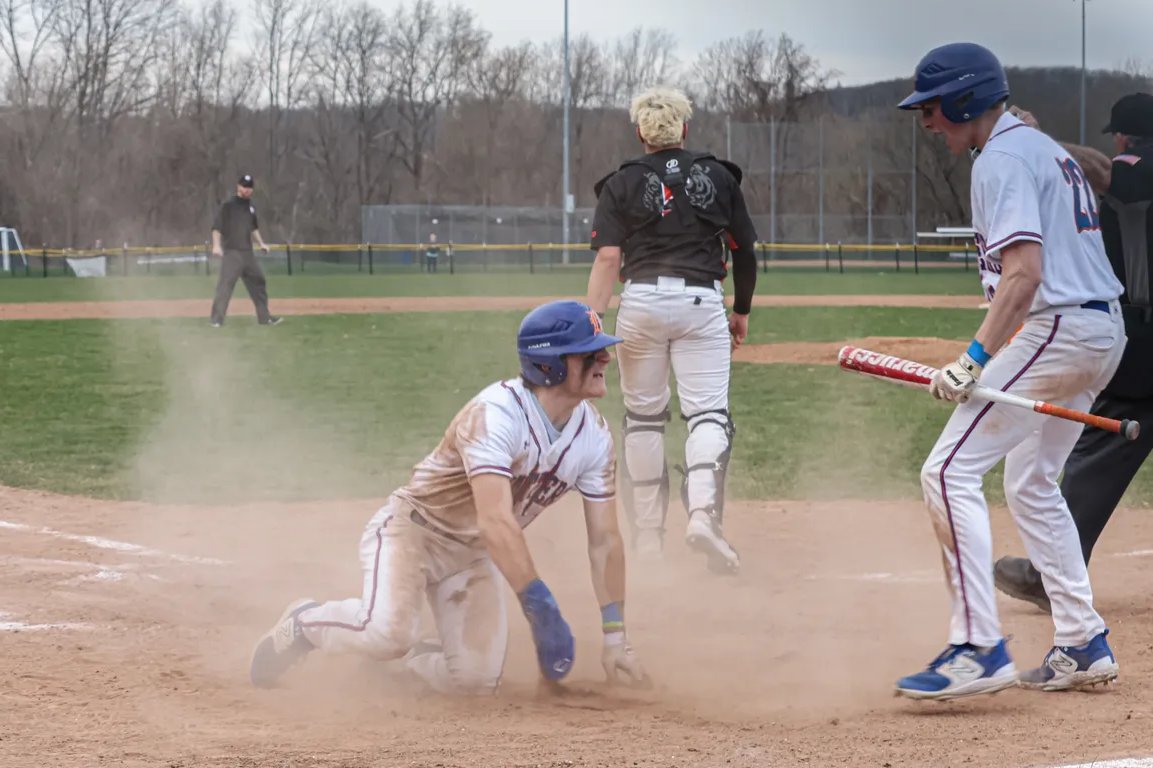 HatterBaseball's tweet photo. GAME DAY! FCIAC Home Opener vs New Canaan - 12:00 pm. #hatters #lookingforaW #heatindex #doyourjob #keepgrinding ๐ธ @johnellpannell @DesignatedRpt https://t.co/BYESnj4SdY