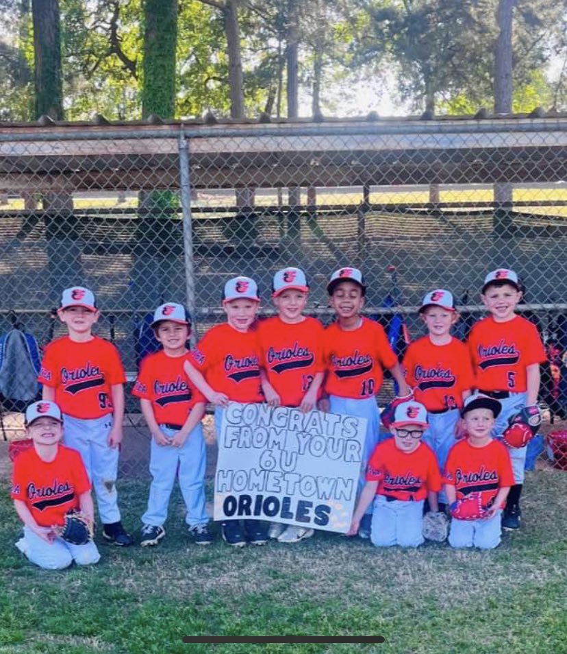 TempleRodrigue2's tweet photo. The 6 year old Nacogdoches, Texas Orioles showing support for ⁦⁦Grayson!!!! ⁩ ⁦⁦@Orioles⁩ ⁦@masnOrioles⁩ https://t.co/HqyLPXTQTx