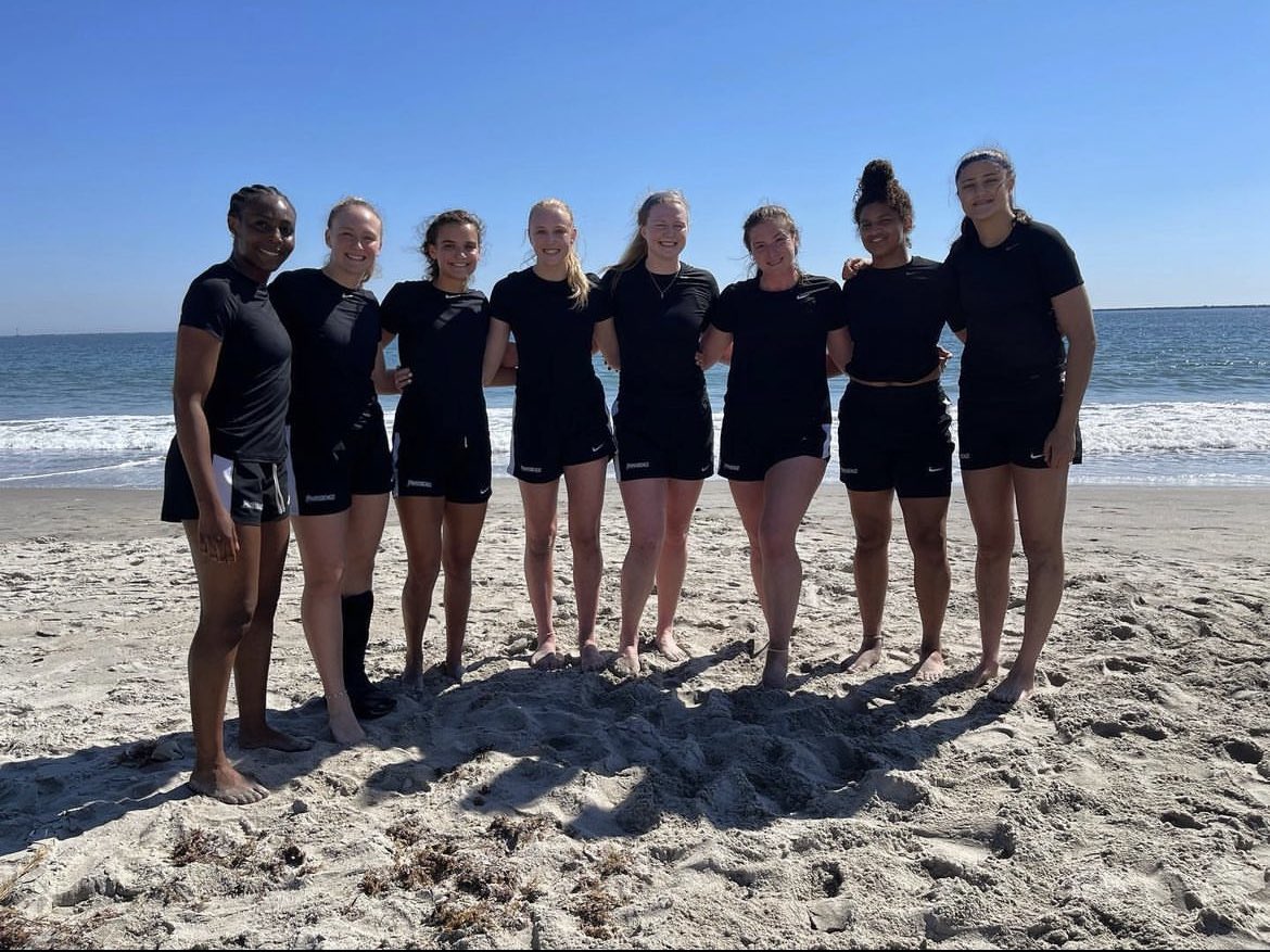 CoachErinBatth's tweet image. Our Will To Win...and to have FUN! 🌞🌊 #FriarFamily