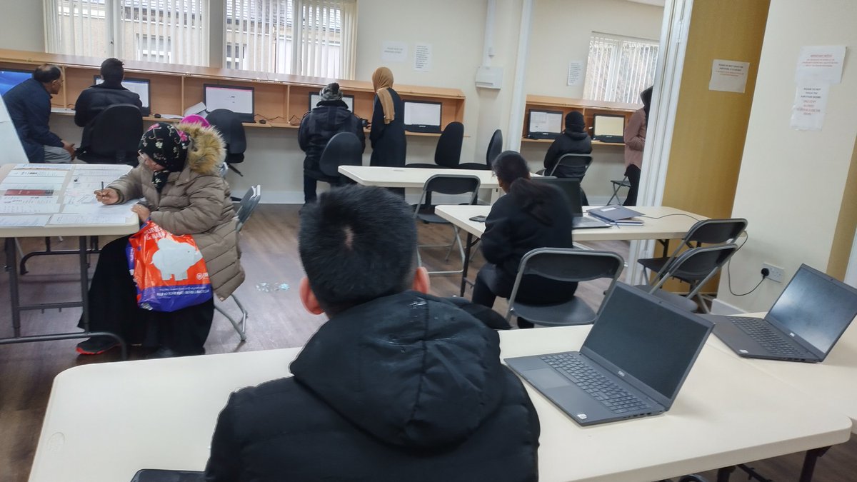 CV/Job club support sessions continue with <a href="/saharainpreston/">Sahara Project Ltd</a>. 
Today we helped over 7 applicants with CV making and advice over job applications.
<a href="/InspiraPamG/">Pam Gell</a> <a href="/pcc_sue/">Sue Little PCC</a> <a href="/FamiliesPreston/">Families Preston</a> <a href="/DWPPrestonBC/">DWP Preston SC</a>
#fofs #fam #prestonjob #jobclub