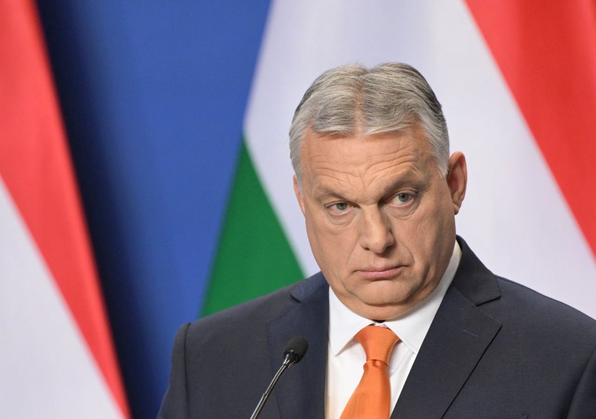 "Ucrania es financieramente un país inexistente; en cuanto Estados Unidos y Europa dejen de apoyarla, el conflicto terminará" 
   Viktor Orbán primer ministro húngaro.