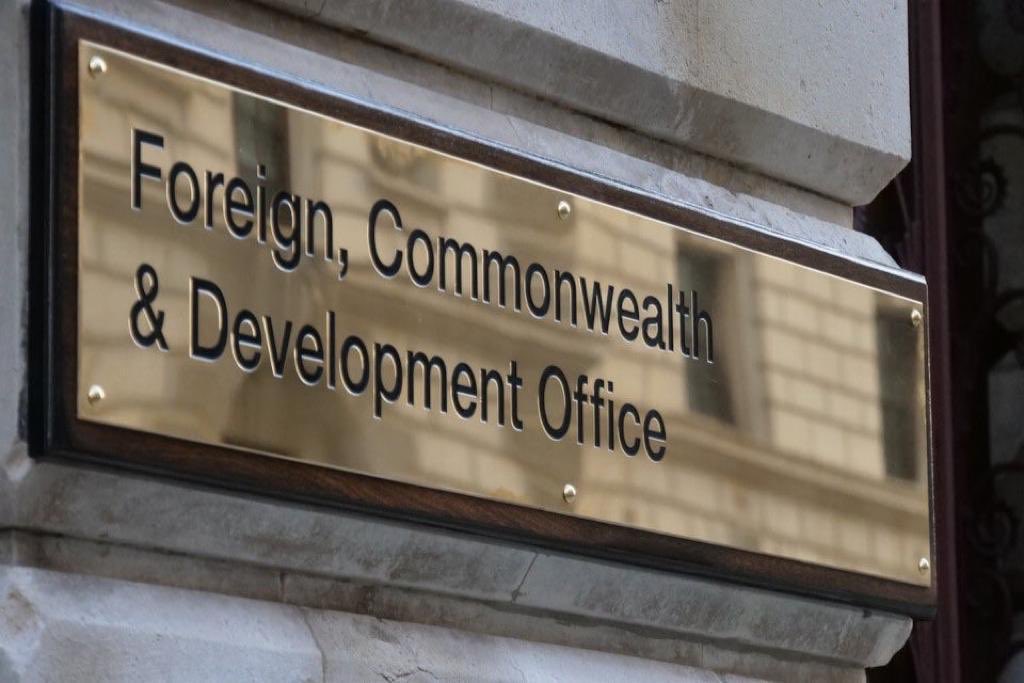 So, time to return to @FCDOGovUK HQ after 8 yrs - super excited to take up new role leading Conflict and Atrocity Prevention Dept and especially continue close working with @UNPeacebuilding on #conflictprevention #peacebuilding & @UNOSAPG #R2P #PreventGenocide Much to do ahead….