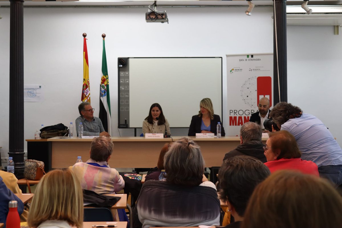 igualdadEXT's tweet photo. 📢La consejera de Igualdad y Cooperación para el Desarrollo, Isabel Gil Rosiña, clausura el #programamandela en el que han participado 40 mayores interesados en cooperación y solidaridad internacional. Programa de la @AEXCID_ ejecutado por @up_aupex
@ja_calle @Junta_Ex https://t.co/mufYKUx2tL
