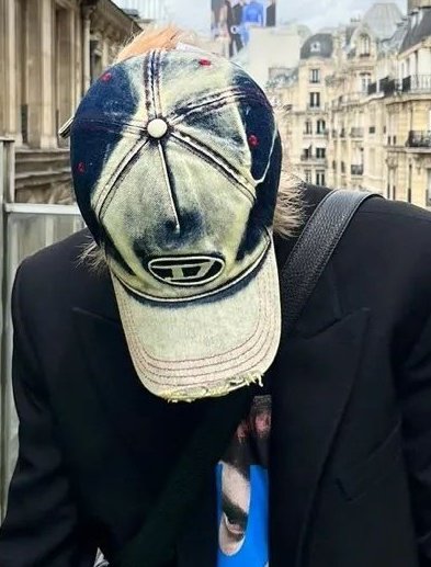 복복복          l           l
                        l           l
                        l           l   복복복복
                ₍₍    /           l     ₎₎ 
             ⁽⁽       \_|_|_|_/   ⁾⁾