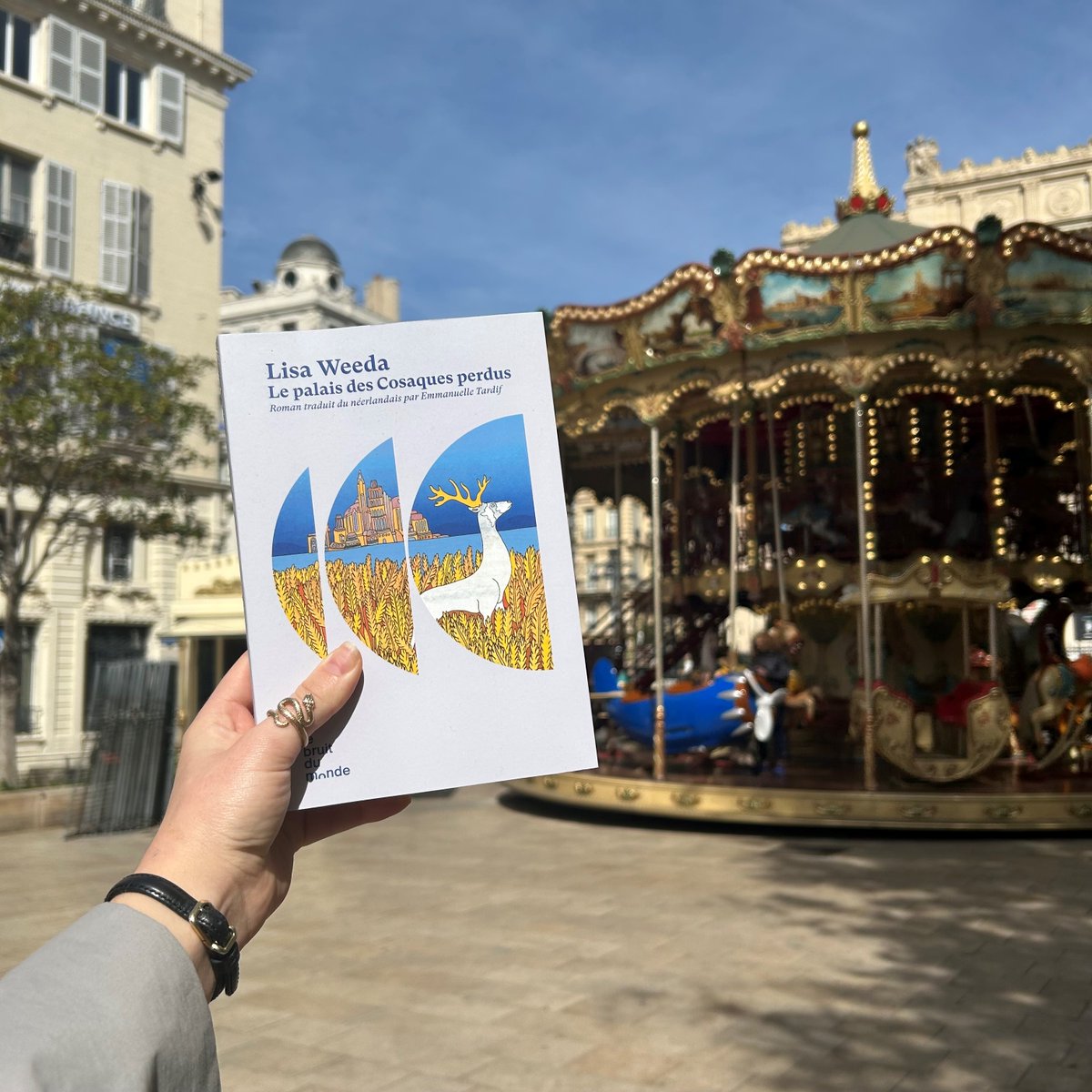 BruitMonde's tweet photo. En librairie depuis une semaine !
Le palais des Cosaques perdus de Lisa Weeda, traduit du néerlandais par Emmanuelle Tardif.
➡ On en parle 📰
Presse : @AgenceLaBande
Couverture : Jeanne Macaigne et Jean-Paul D'Alife
#lisaweeda #lepalaisdescosaquesperdus #sortielivresque https://t.co/VfGpktbG8H