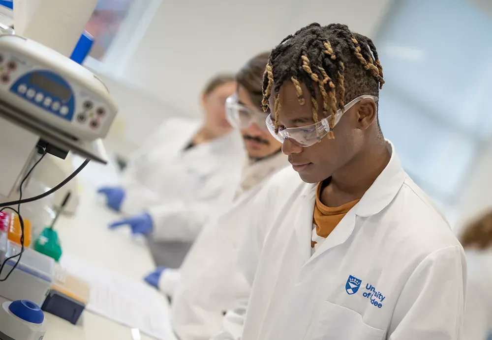 UoDLifeSciences's tweet image. Pls RT: Masters by Research #Scholarships @dundeeuni!
- For UK students from Black or Black-Mixed Backgrounds
- Fully-funded place: tuition fees paid AND tax-free stipend of £17,668 provided
Closing date: Mon 1 May 2023
buff.ly/40FE2VO 
#BlackInSTEM #BLACKandSTEM @BB_STEM
