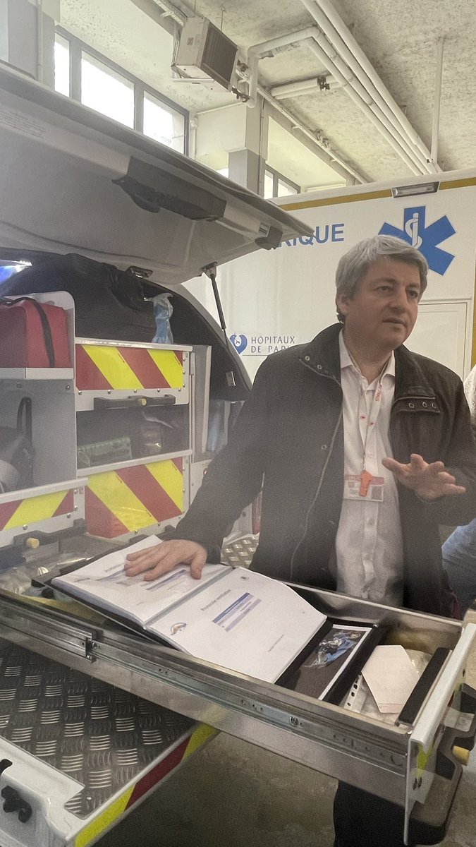FOAMecmo's tweet photo. 🚑 At #ParisRescue @LionelLamhaut shows @samudeparis mobile car &amp; #ICU ready to cannulate/initiate #ECPR on streets of Paris! @SAUVLife
📑 checklists/visual protocols
💧pre-primed circuit + backup
⚙️ ECLS machine + gas blender + O2/air
🖥️ monitoring tools
🎈#REBOA kit
&amp; more! https://t.co/S3p42YuVrx