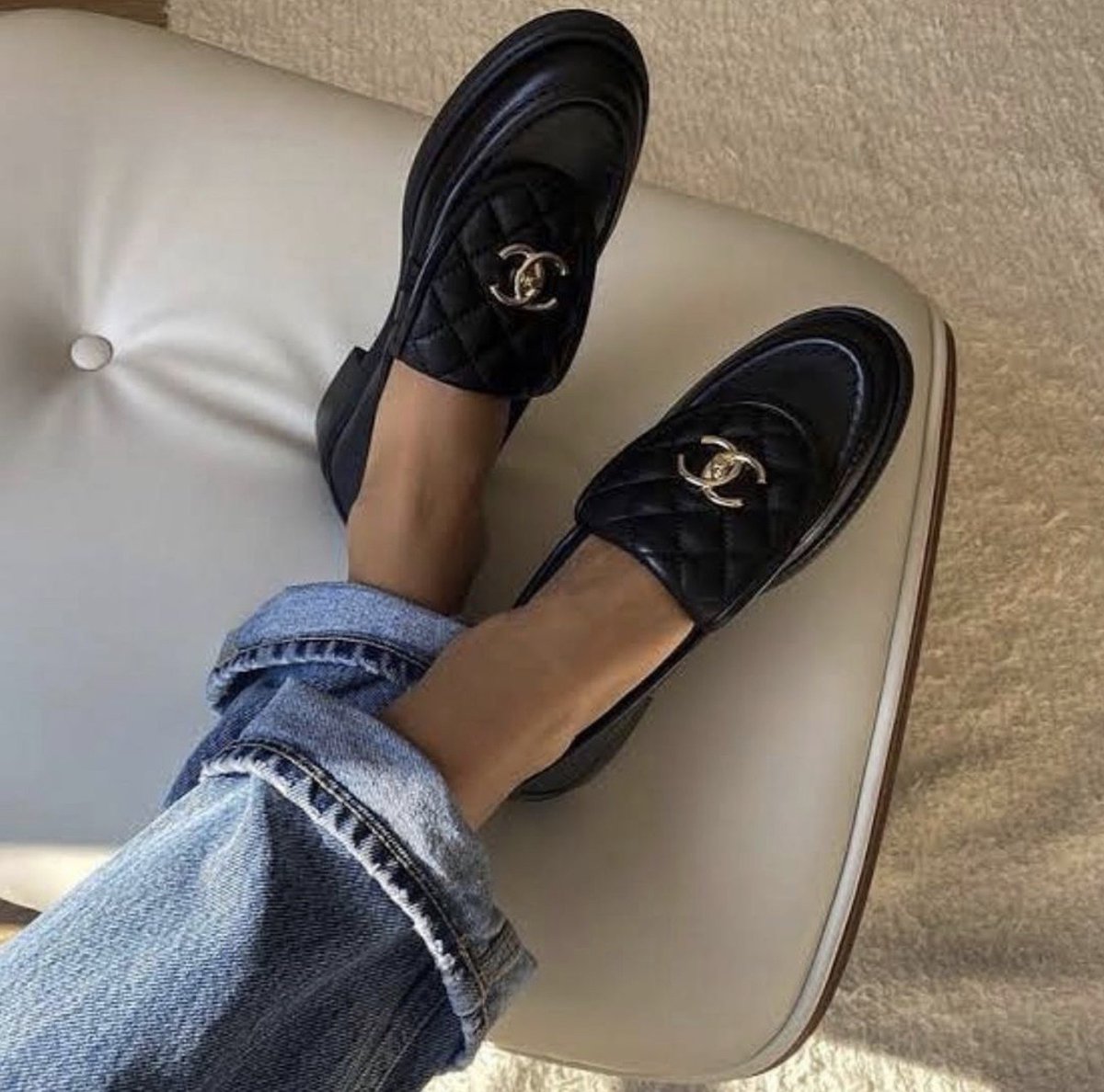 saveyoursole's tweet image. C H A N E L days 🖤 @lussobylisa 📸
.
.
.
.
.
.
.
.
.
.
#saveyoursole #saveyoursolelondon #shoecare #London #NewYork #Paris #casualshoes #mules #protectyoursole #style #chanelshoes #chanelblackmules #London #NewYork #Paris #guccigang#protectyoursole #solestickers #blackshoes #sho