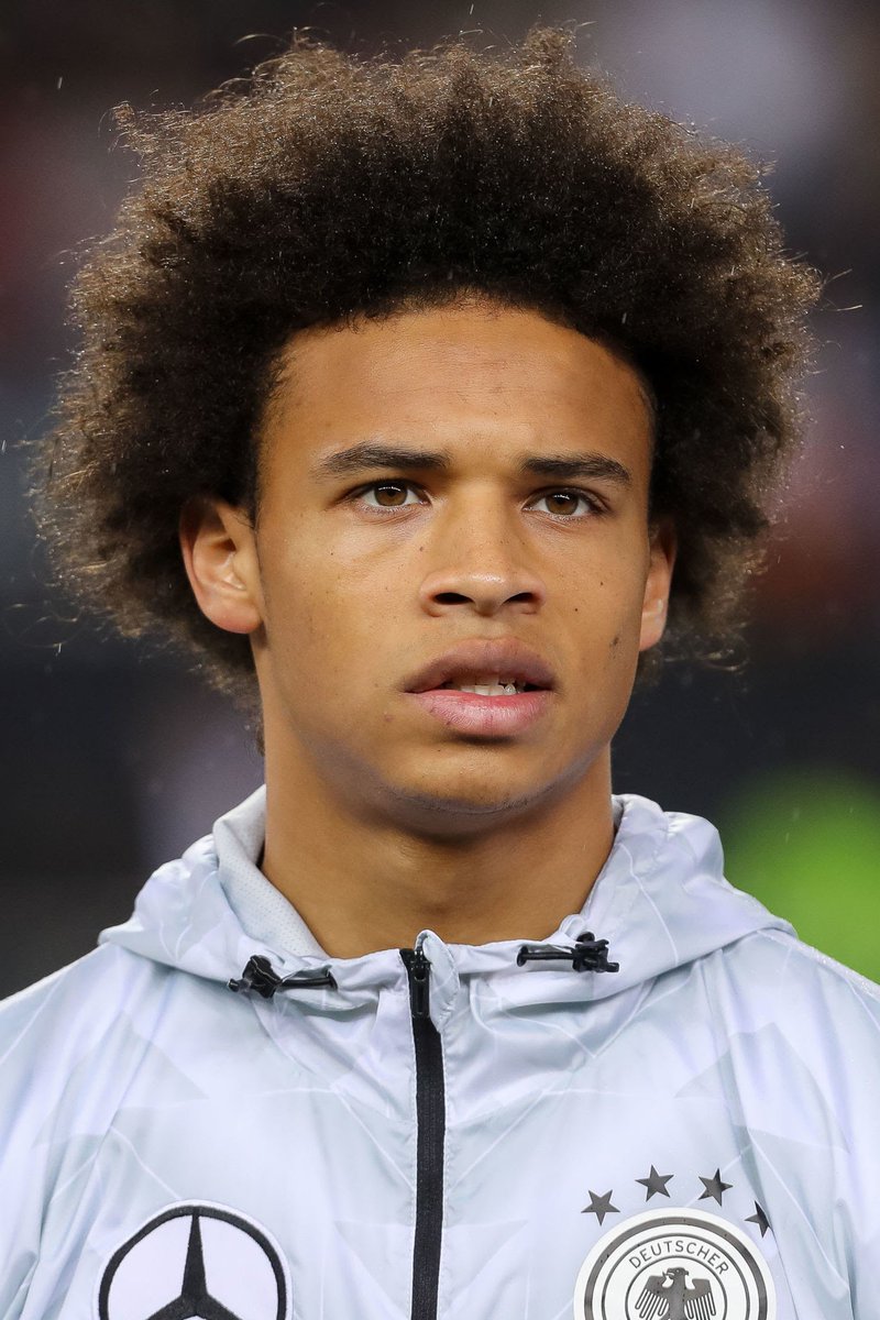 _cayostanley's tweet photo. WTF! @leroy_sane aurait dit a @SMane_officiel “noir de m***”… Twittos, admirons le blan aux yeux bleus et aux cheveux lisses! 😂😂😂 https://t.co/Hr1HVVgFZX