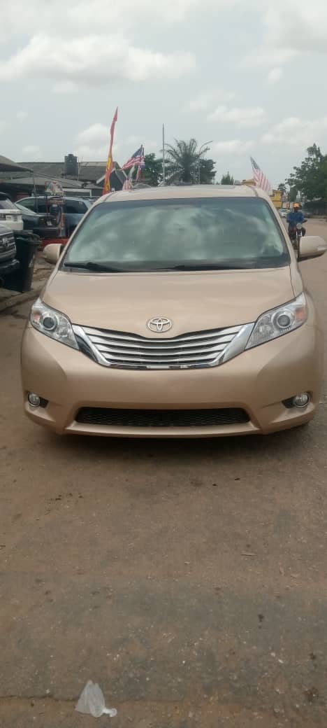ObuleAutoLtd's tweet image. Ride in style and comfort with the Toyota Sienna 2013 XLE! 🚙💨💺 Affordable luxury at its finest, priced at 11.5 million. For more details about the car 📞 08141592890 or send us a Dm

#ToyotaSienna #XLE Banana island - Sportybet - palmpay