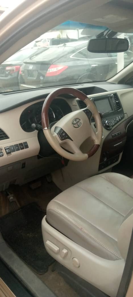 ObuleAutoLtd's tweet image. Ride in style and comfort with the Toyota Sienna 2013 XLE! 🚙💨💺 Affordable luxury at its finest, priced at 11.5 million. For more details about the car 📞 08141592890 or send us a Dm

#ToyotaSienna #XLE Banana island - Sportybet - palmpay