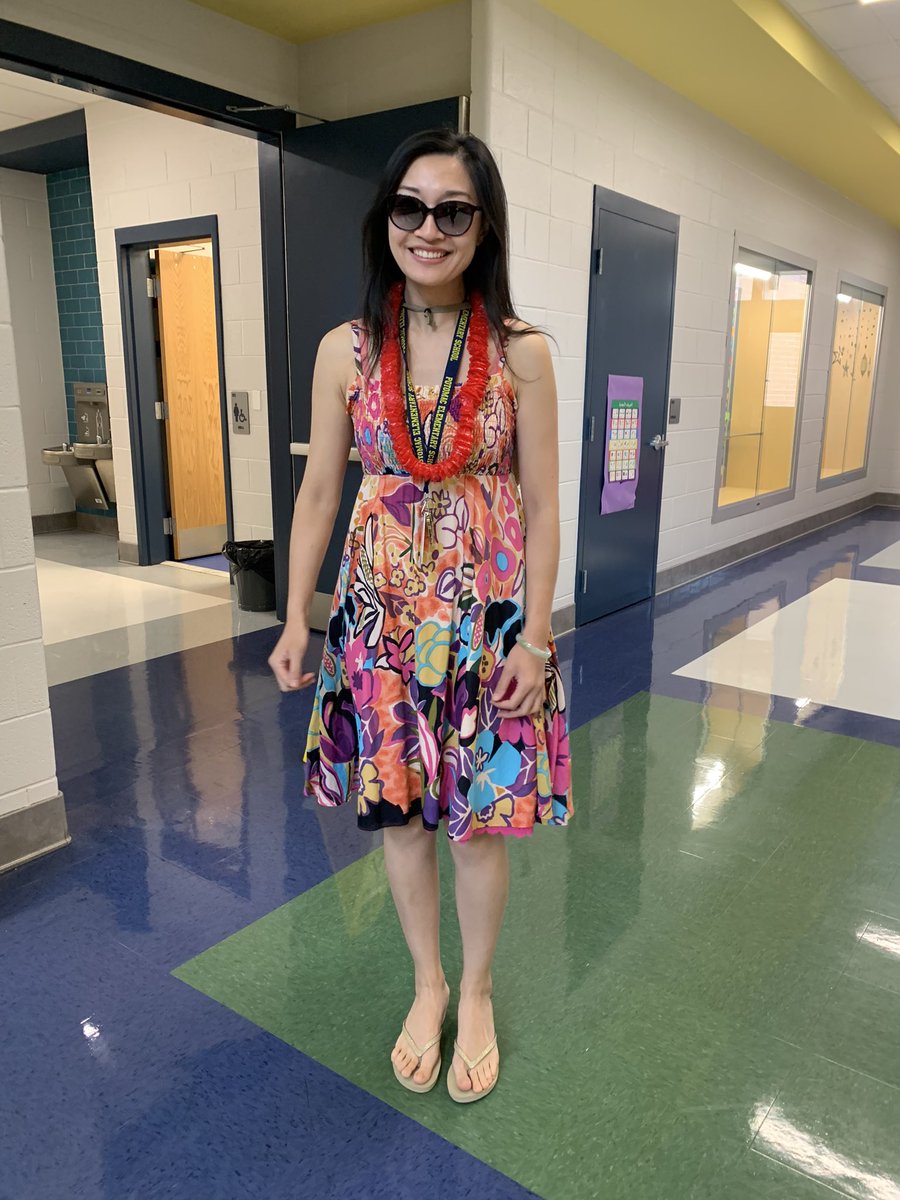 potomacmustangs's tweet photo. School spirit day: dress like a tourist! https://t.co/0mAuoQMlvR
