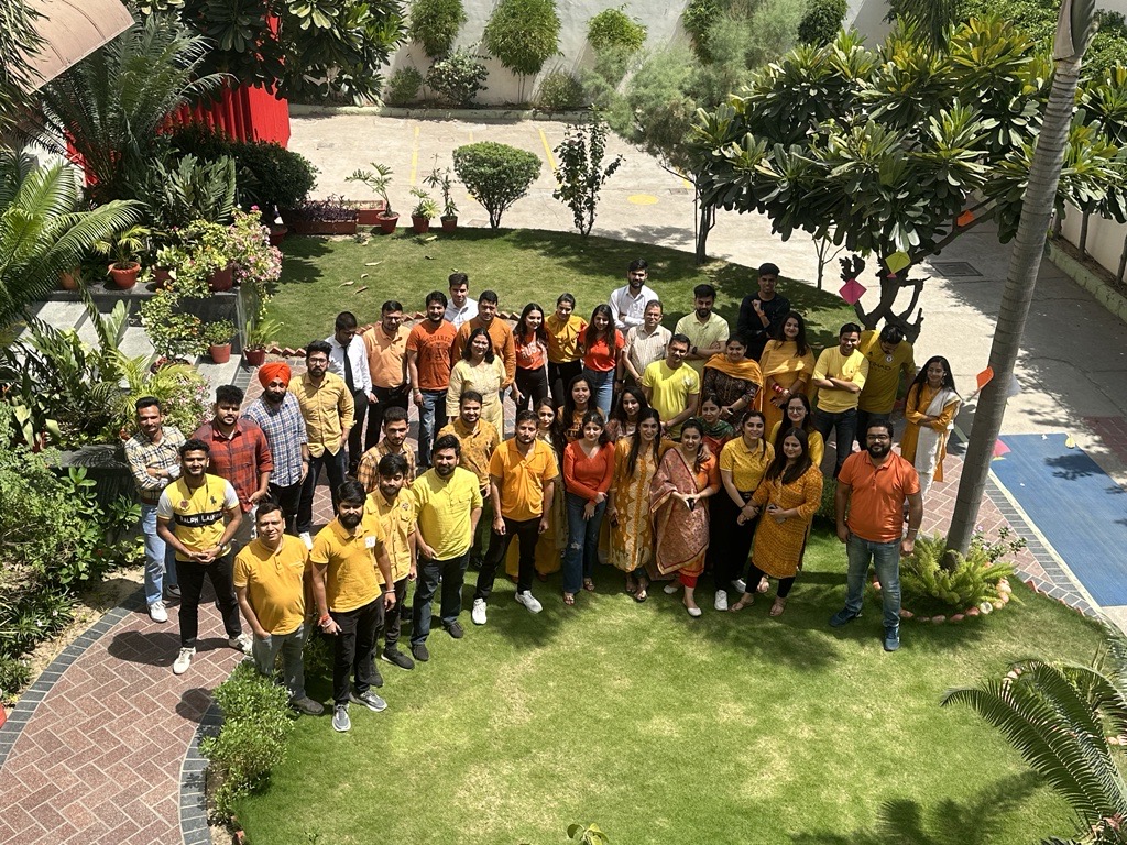 sdeievent's tweet photo. From dressing up in traditional clothes to dancing to bhangra beats, our Baisakhi celebration at the office was a blast. It's always great to take a break from work and enjoy some fun and festivities . #smarTians celebrated #Baisakhi2023 @smartDataIncLtd  #CFG https://t.co/dVDbOEy1i9