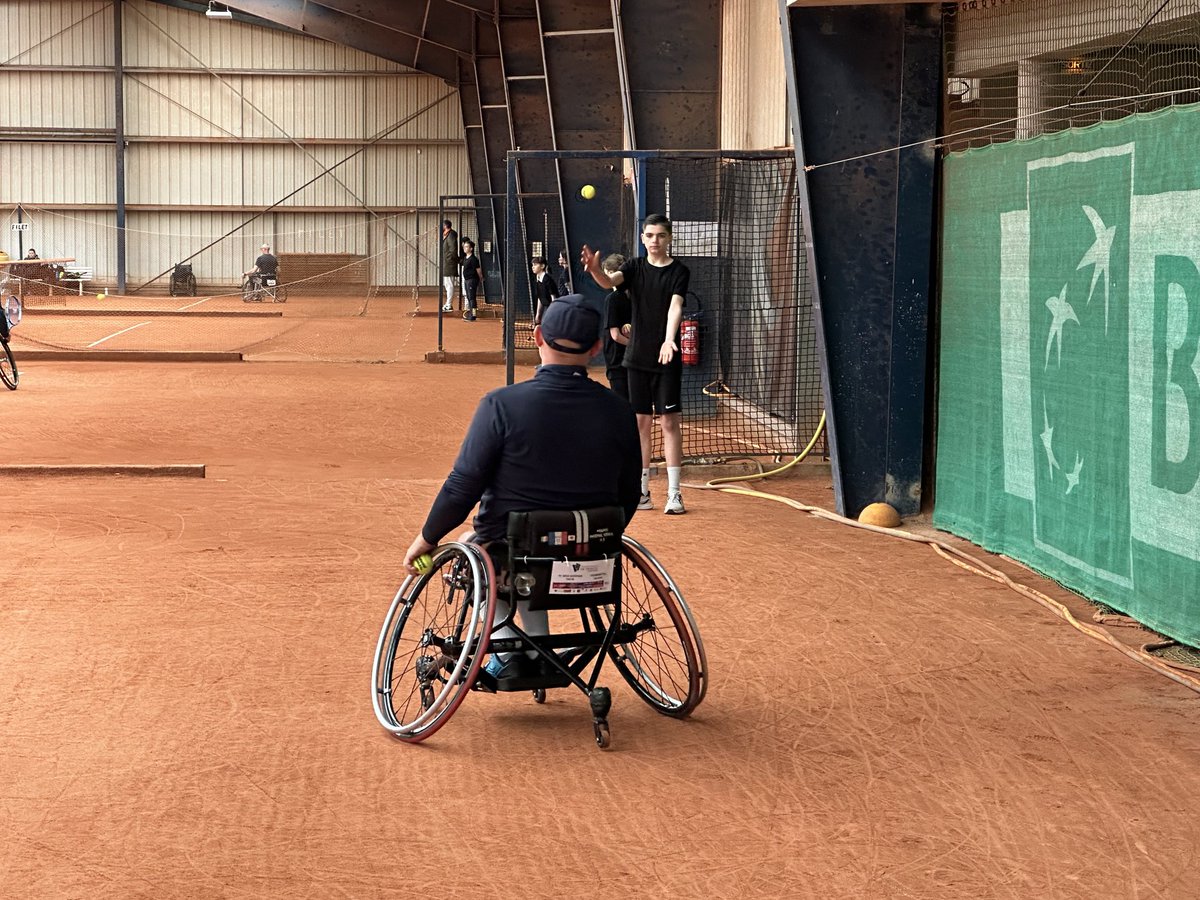 CollegeMalo's tweet photo. [Open Tennis 35] ⁩Belle expérience pour nos ramasseurs de balles au championnat de France paratennis à St Malo 📷⁦@CollegeMalo⁩ ⁦@edd_acrennes⁩ ⁦@LOPEN35STMALO https://t.co/k6KGLrvFGc