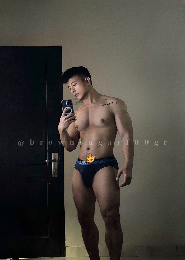 brownsugar100gr's tweet photo. life is hard, just like my dick rn. https://t.co/F3U1Z5Xf4Q