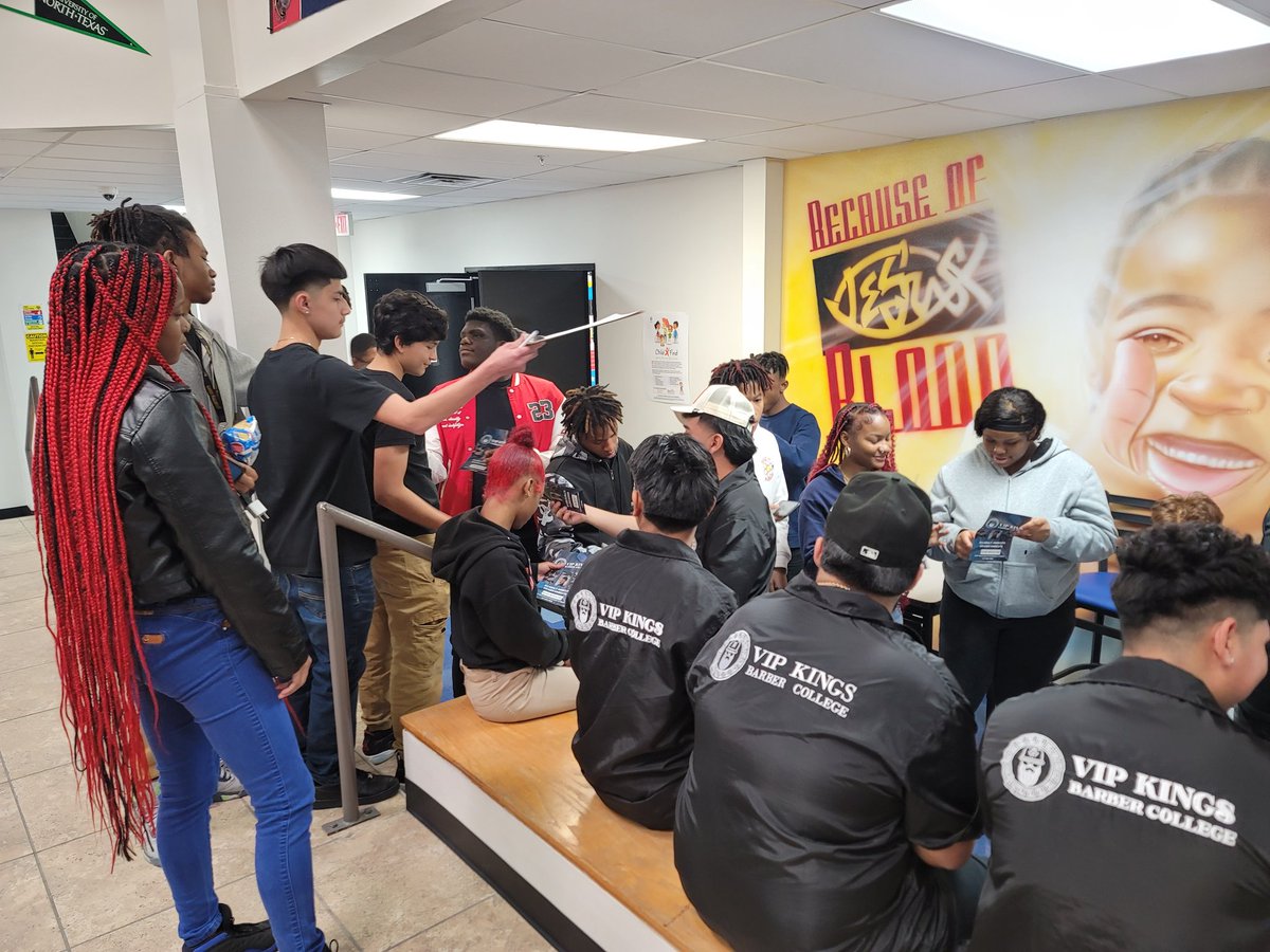FwcaPrincipal's tweet photo. VIP Kings Barber School made a visit to Westcreek. Thank you!
#barbercollege #graduatingthinkers #tcaWestcreek #collegebound #fortworth https://t.co/luv1kmlL7v
