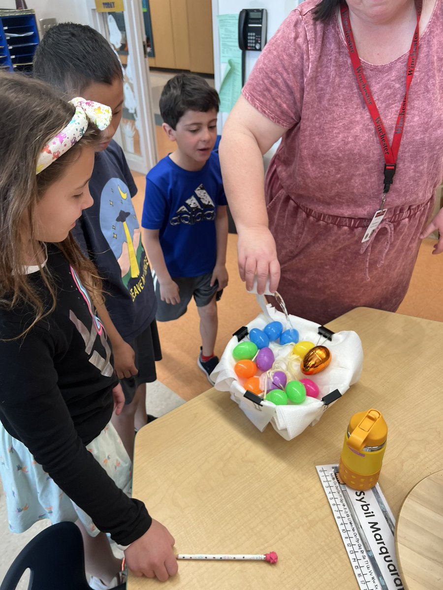 #3Chu and our buddies #1R got together for a spring STEM challenge! The #nicenestchallenge was a lot of fun and we enjoyed designing and engineering with our buddies!