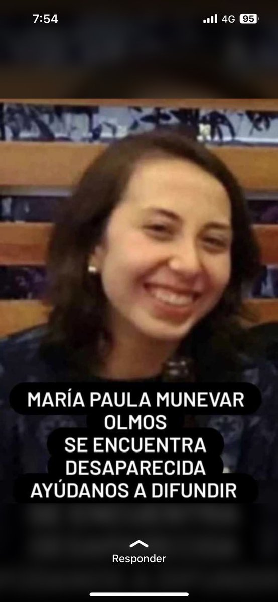 camilatapiaR16's tweet photo. Ella es María Paula Munevar Olmos de aproximadamente 23 años, y se encuentra desaparecida desde el día de ayer cuando se encontraba en la Universidad Javeriana. Tiene puesta una chaqueta azul oscura y jeans. Si la han visto, cualquier información pueden escribir 3212054707 https://t.co/BBMUnkrjNL